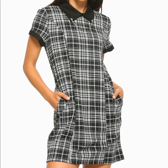 Hot Topic Dresses & Skirts - *NWT* Hot Topic Black/White Plaid Collared Dress with Skull Chain (Size:Small)